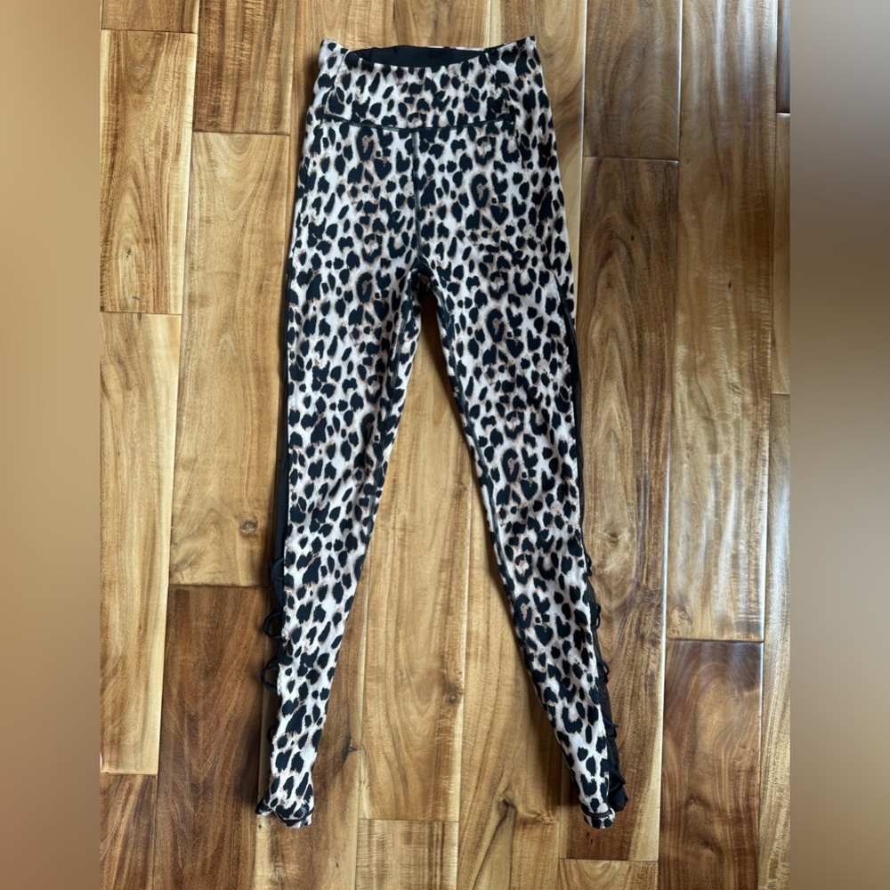 Victoria’s Secret Leopard Print Leggings